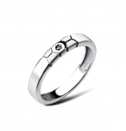 Кольцо серебряное классическое с бриллиантом